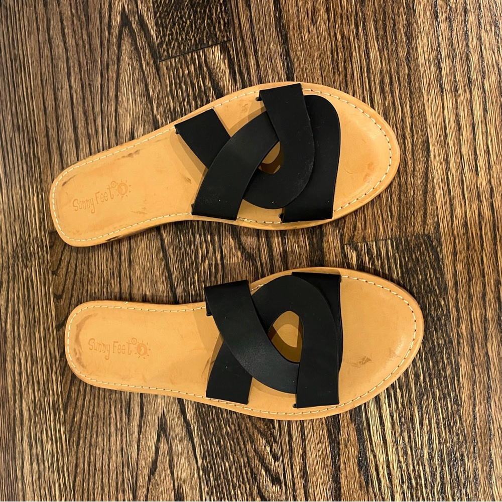 These are comfy and cute. Only wore once, great condition!